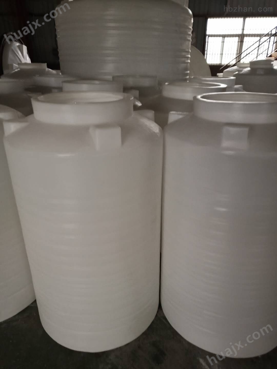 0.3吨大型塑料桶 0.3立方外加剂储罐