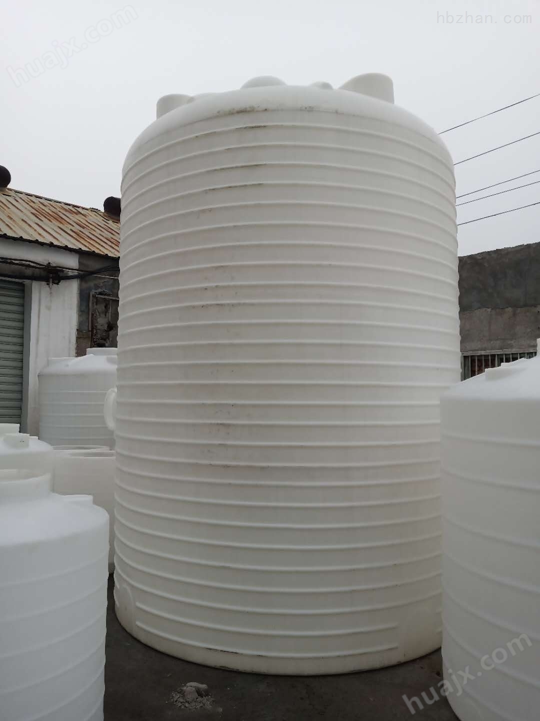 30吨塑料储水罐 片碱储罐